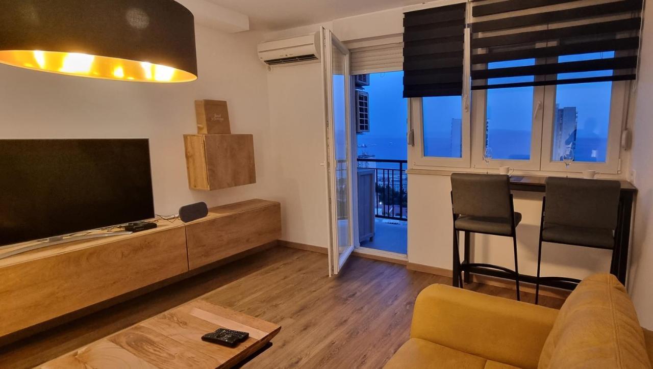 Qr Apartment For Family, Couples, And Friends Stay In غييكا المظهر الخارجي الصورة