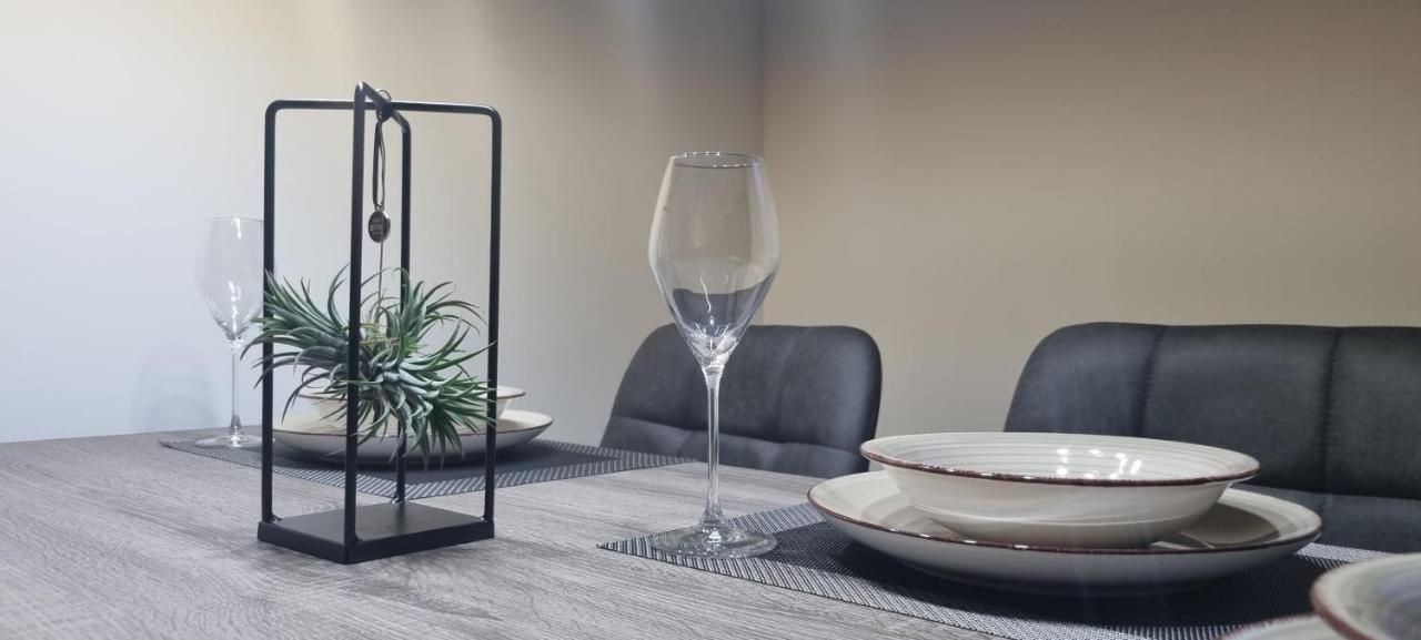 Qr Apartment For Family, Couples, And Friends Stay In غييكا المظهر الخارجي الصورة