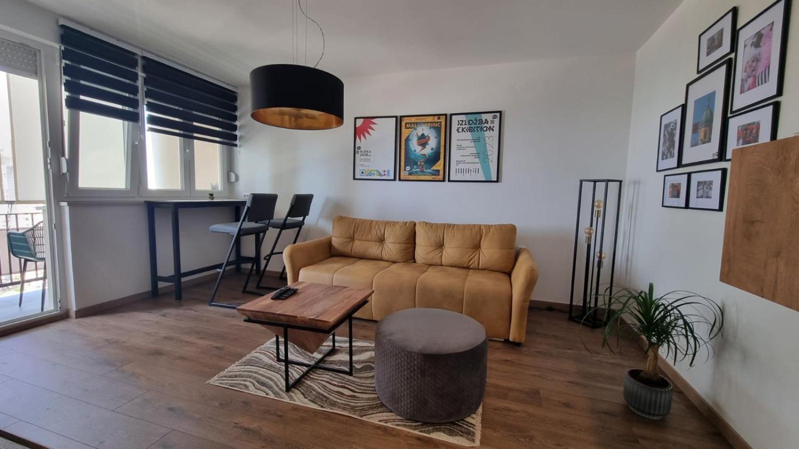 Qr Apartment For Family, Couples, And Friends Stay In غييكا المظهر الخارجي الصورة